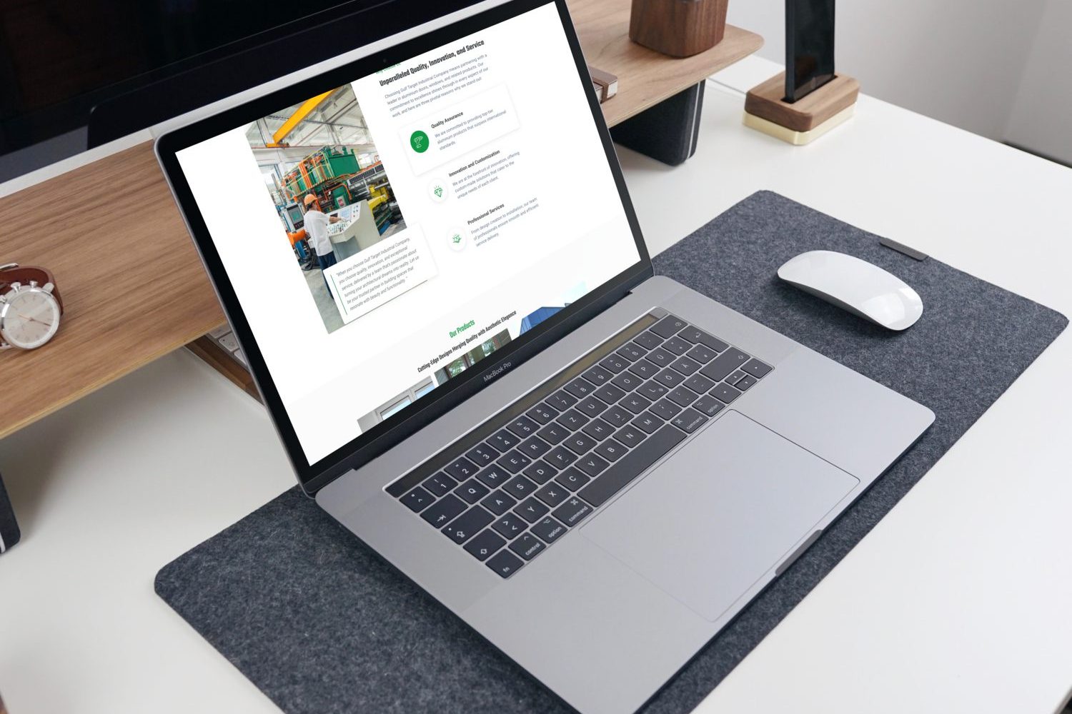 551717 MacBook Pro