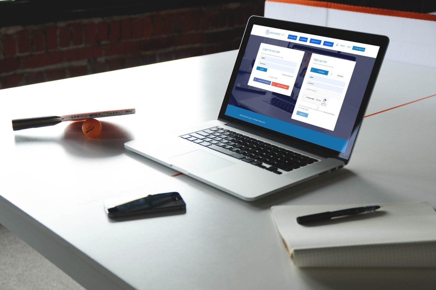 desk-notebook-office-macbook