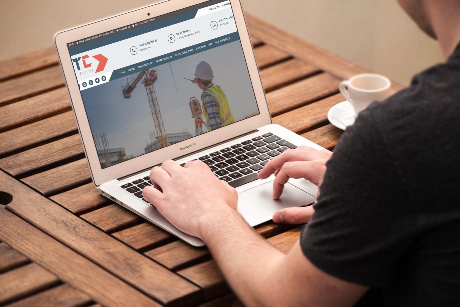 macbook air mockup pexels-photo-209151